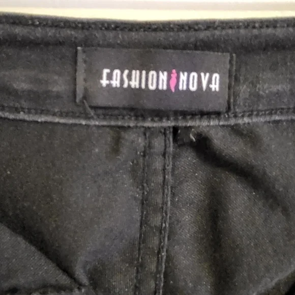 Fashion Nova Super High Waist Denim Skinnies - Black (Size 11) - Picture 4 of 7